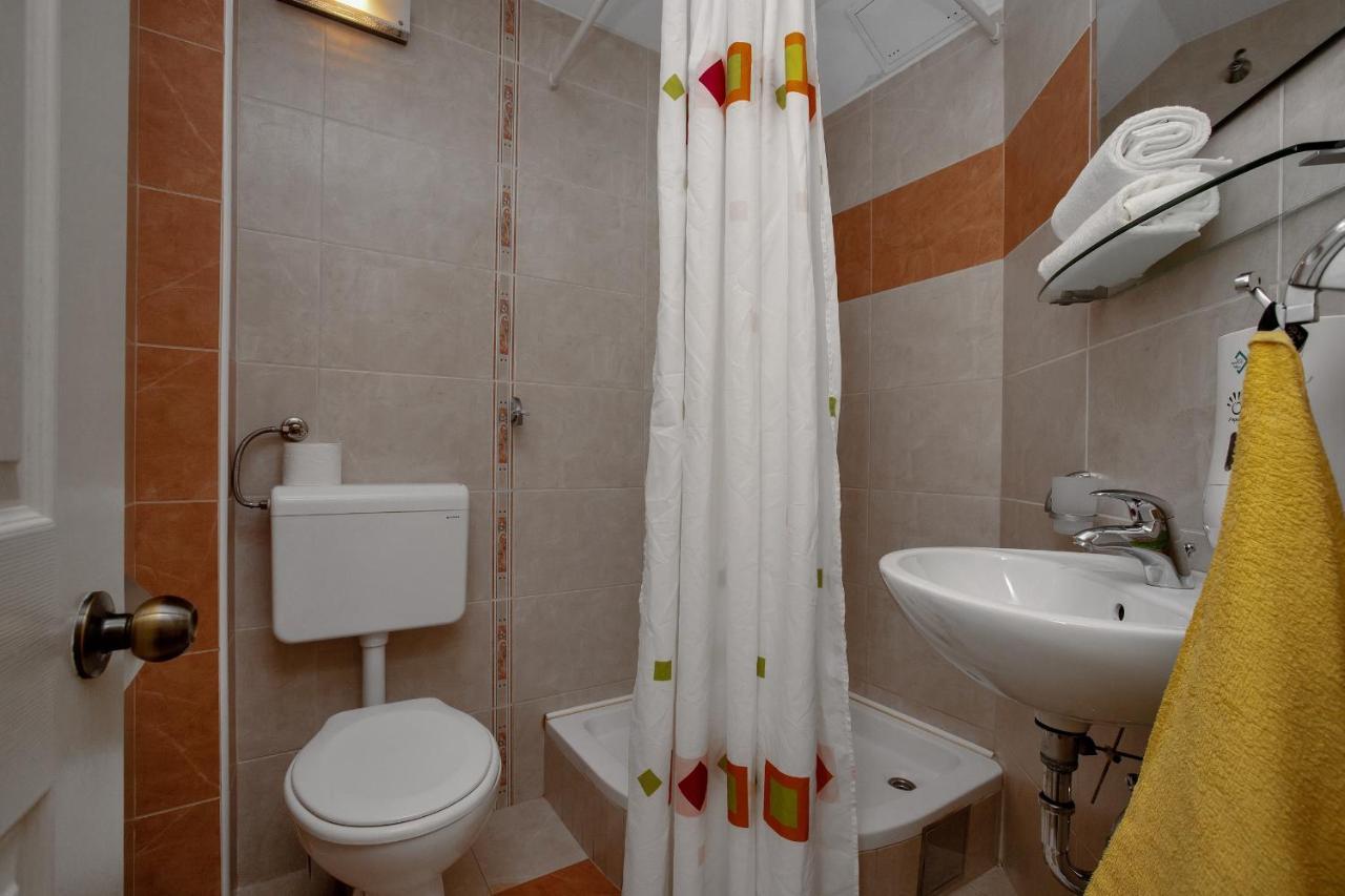 Apartments By The Sea Drasnice, Makarska - 2581 Exterior photo